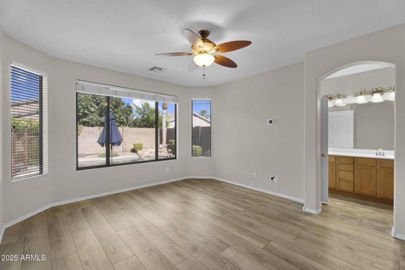 20-web-or-mls-9250 W Runion Dr -23