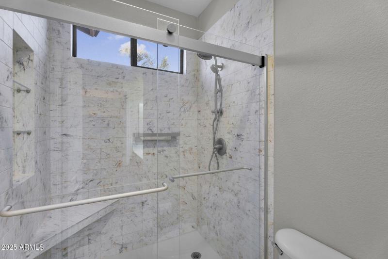 23-web-or-mls-9250 W Runion Dr -25