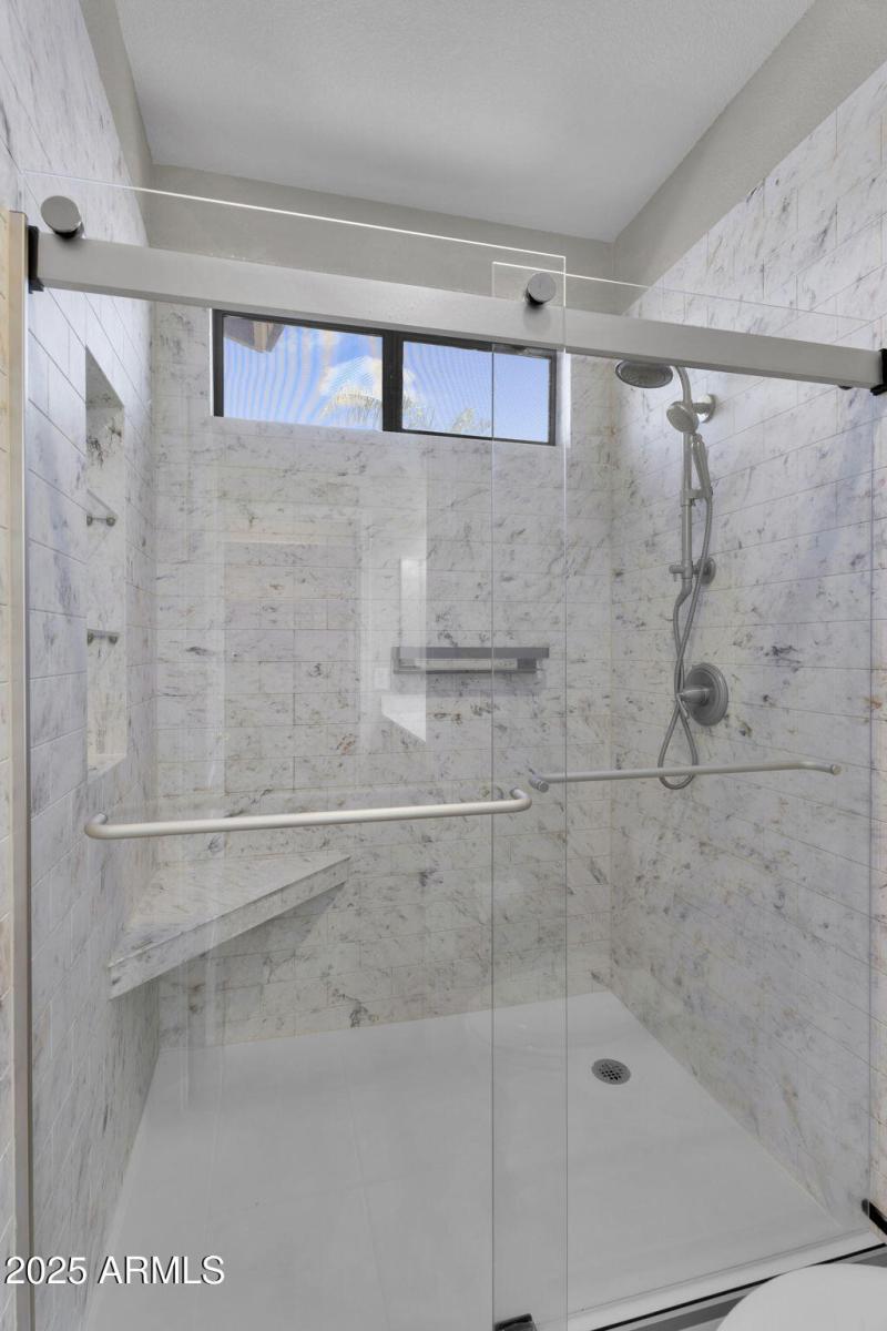 24-web-or-mls-9250 W Runion Dr -26