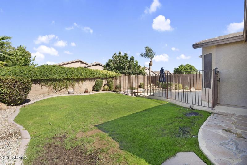 40-web-or-mls-9250 W Runion Dr -39