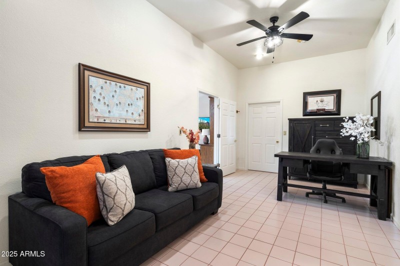 Convenient Office-Den