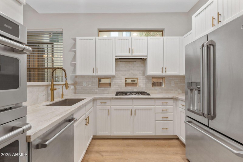 8-web-or-mls-14450-n-thompson-peak-pkwy-