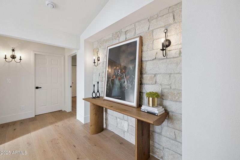 80-web-or-mls-8943-n-80th-pl