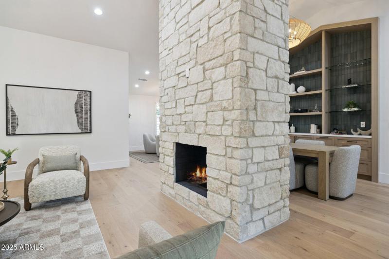 85-web-or-mls-8943-n-80th-pl