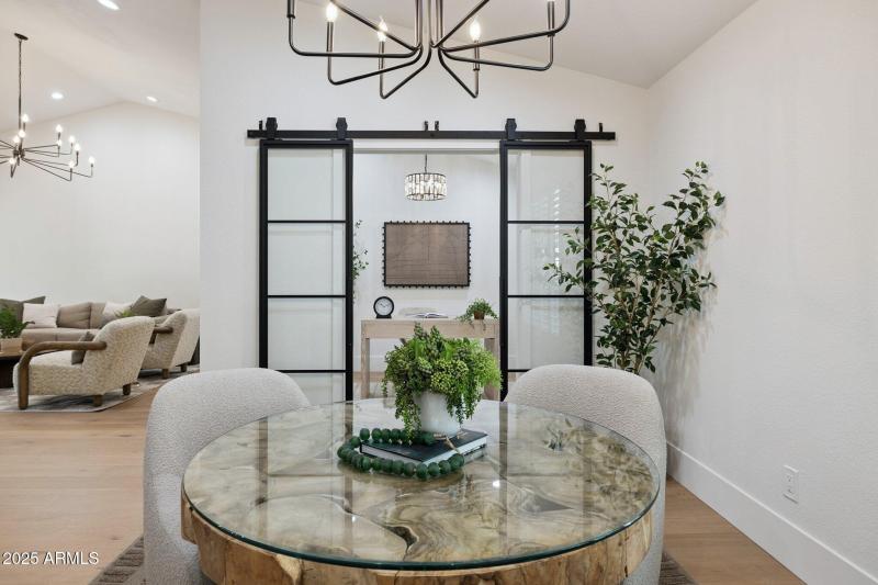 89-web-or-mls-8943-n-80th-pl