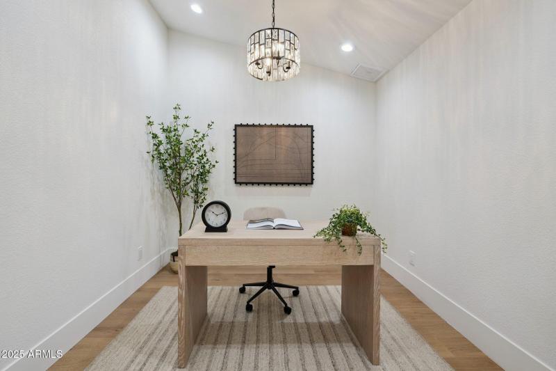 90-web-or-mls-8943-n-80th-pl