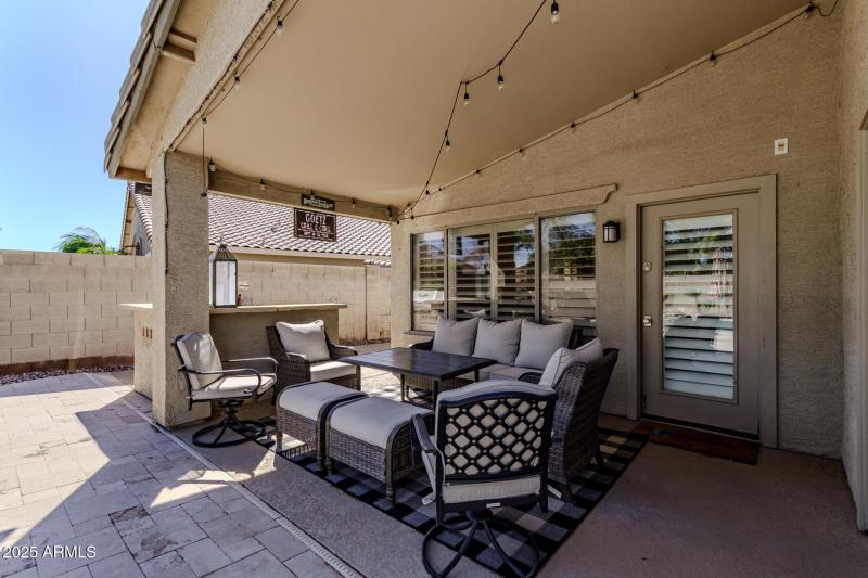 Great Entertaining Area