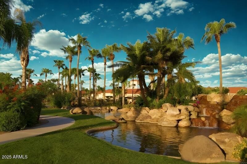 Las Palmas Grand Community