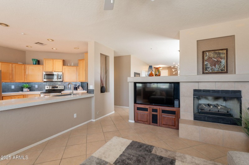 12-web-or-mls-Desert Willow-12