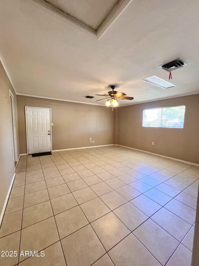 FAMILY ROOM/ BONUS ROOM