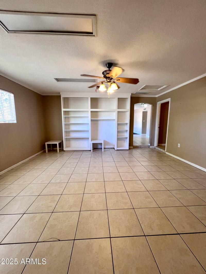 FAMILY ROOM/ BONUS ROOM