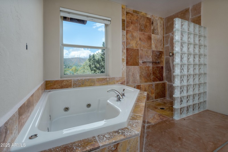 60 Tonto Rim Dr W. Sedona AZ-32