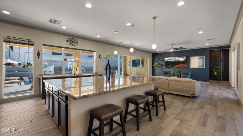 17-web-or-mls-Great Room2