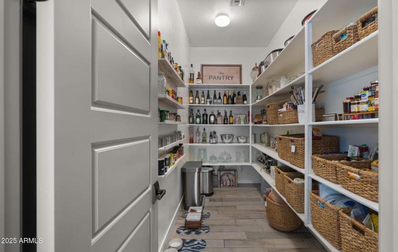 18-web-or-mls-Pantry