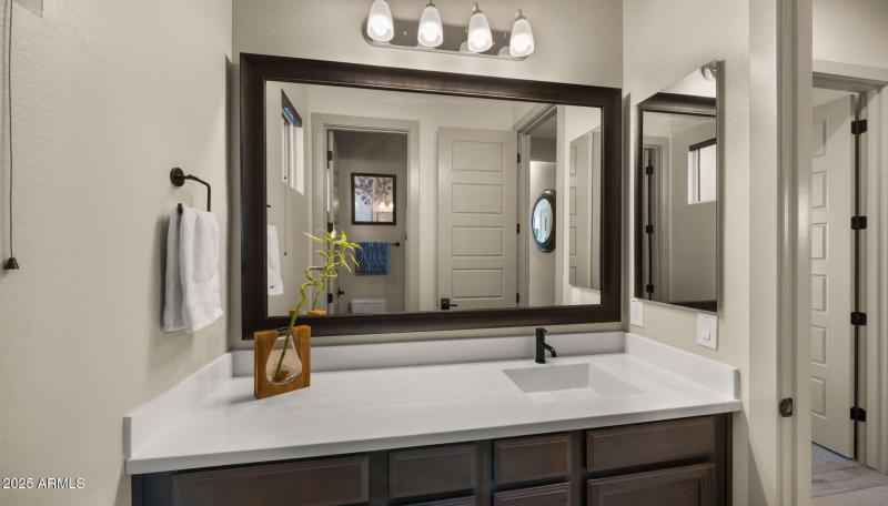 32-web-or-mls-Full Bathroom2