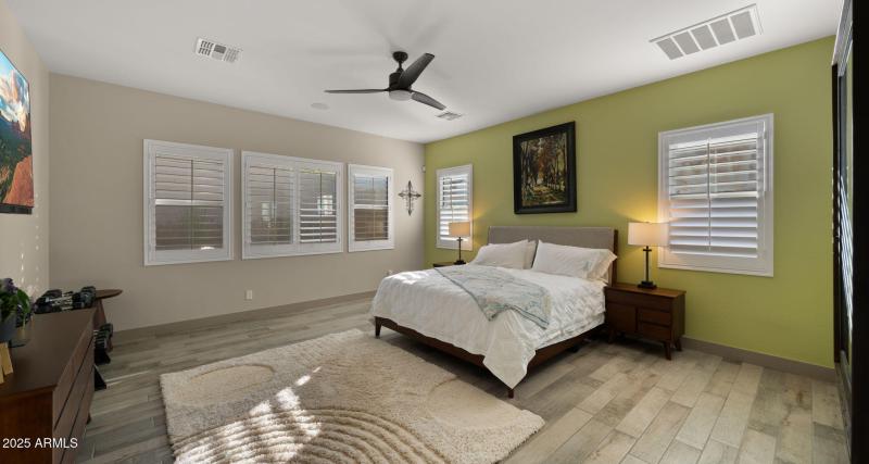 41-web-or-mls-Primary Bedroom8