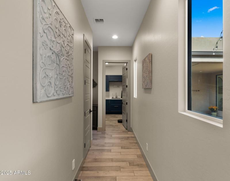 47-web-or-mls-Hallway