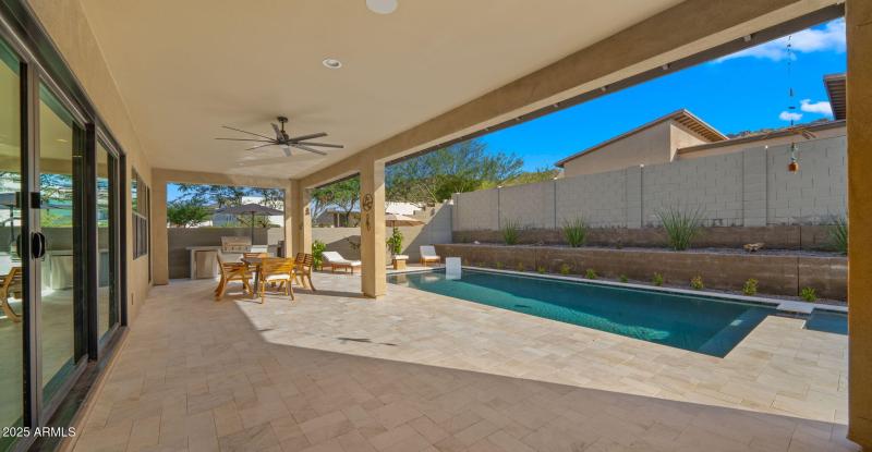 52-web-or-mls-Backyard2