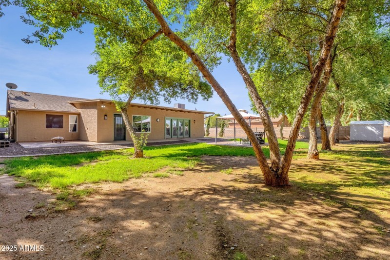 41-web-or-mls-18132-e-bellerive-dr