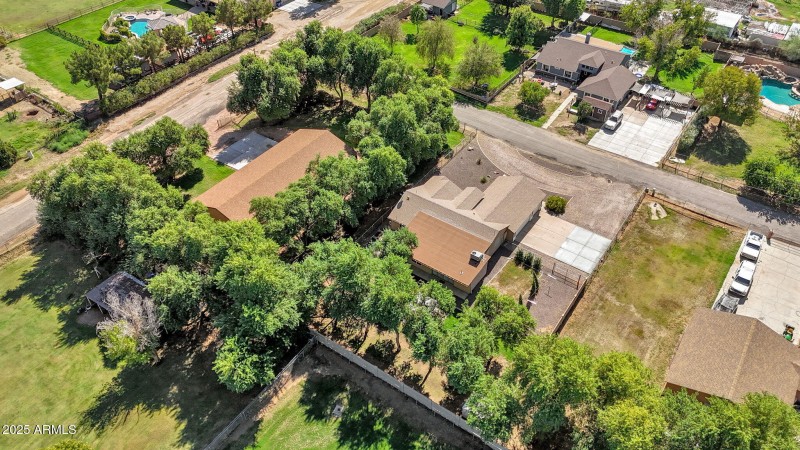 79-web-or-mls-18132-e-bellerive-dr