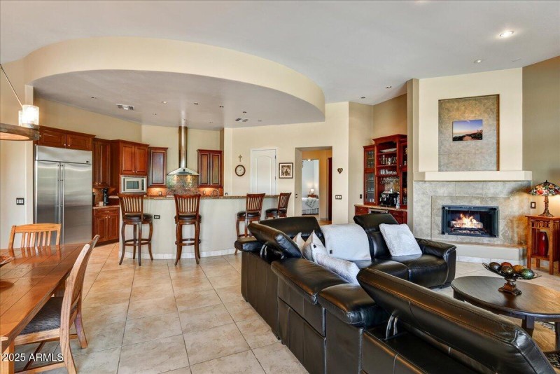 27-Family to Kitchen