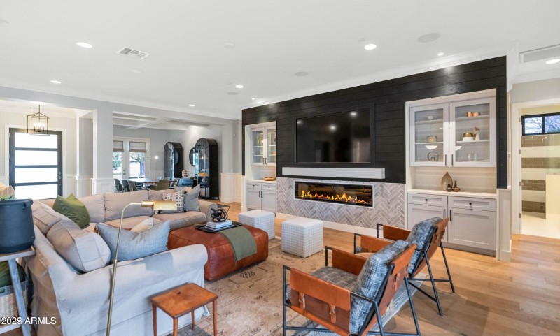 20220116232233605609000000-o