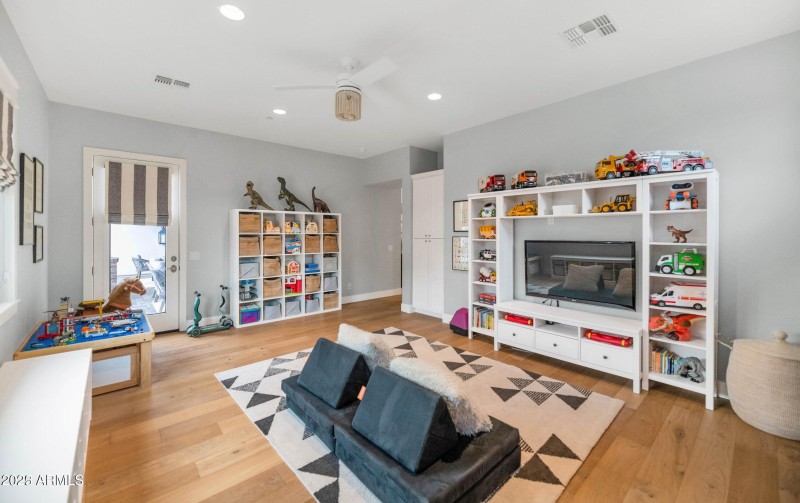 20220116231730753784000000-o