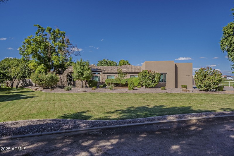 Cloud Creek - Front Yard