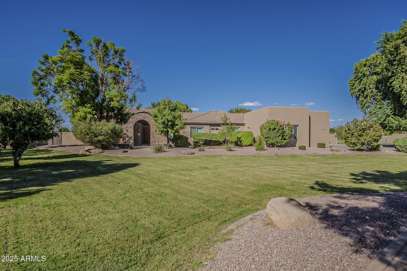 Cloud Creek - Front Yard