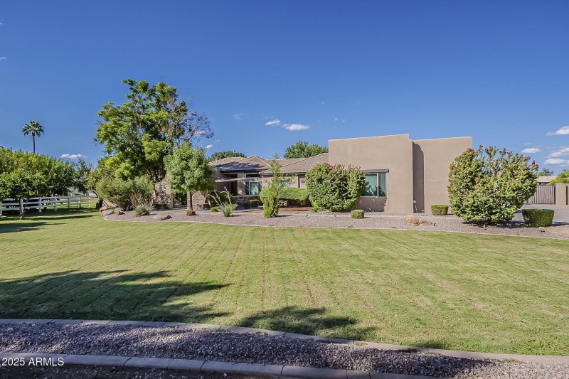 Cloud Creek - Front Yard