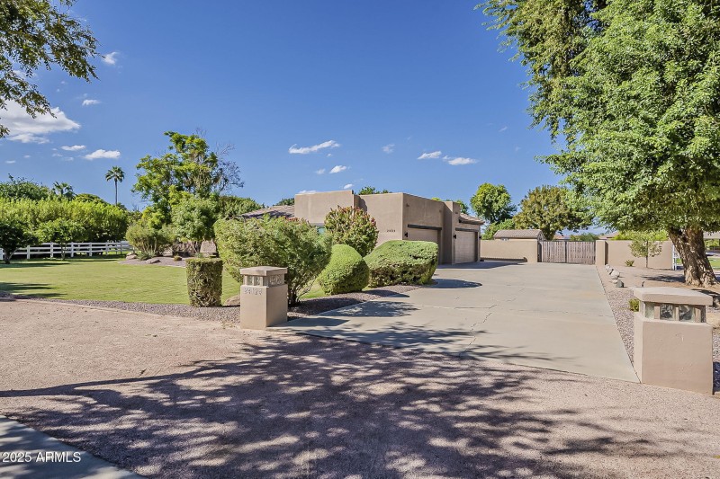 Cloud Creek - Front Yard