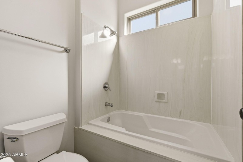 Jack & Jill Between Bed 2&3