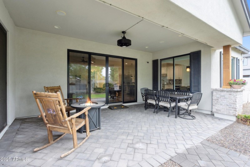 45-web-or-mls-8449-e-lincoln-dr