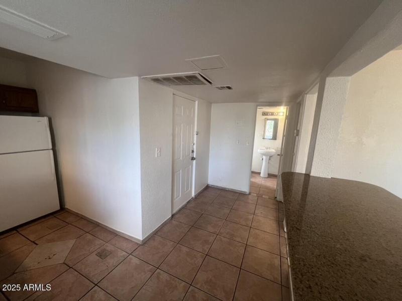 BD3B5FCD-2351-415B-A85F-6A431E7BC8F9_1_1