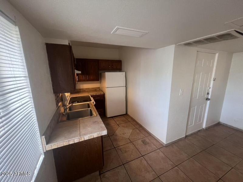 6183D638-7A50-4E64-8414-0F5D2CC07314_1_1