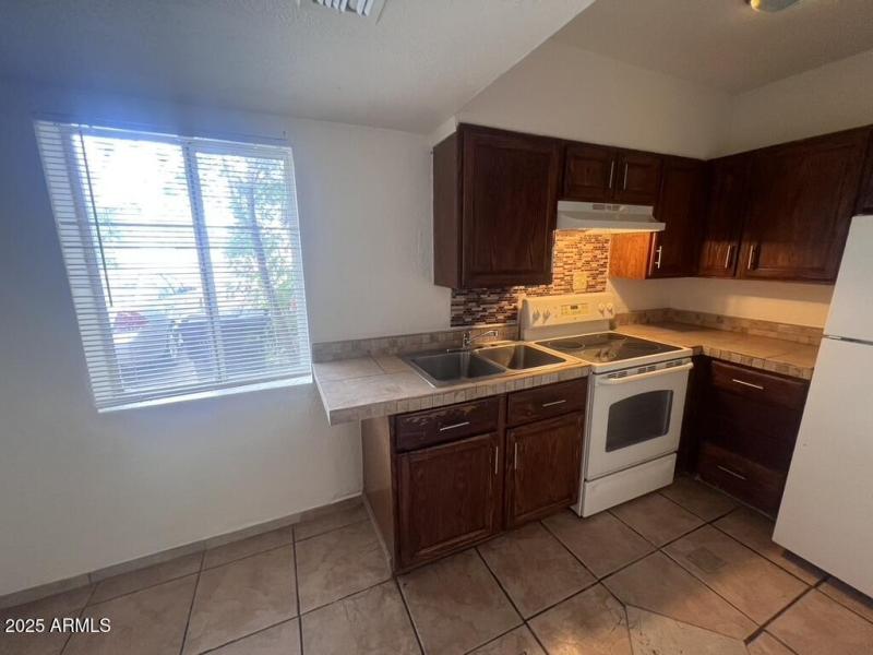 47B9CF4C-48A7-4FBB-8B5A-1AA1C6909823_1_1