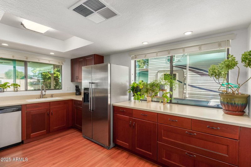 602 Judi Dr - Kitchen