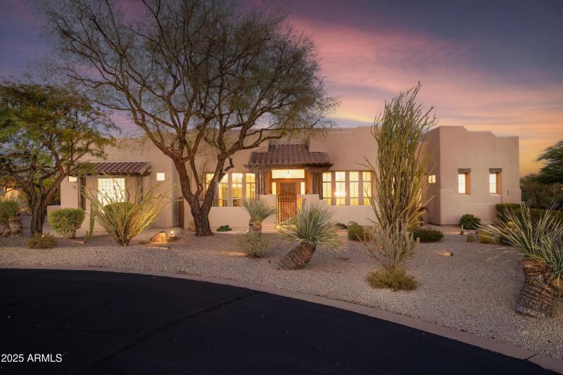 002_Front Exterior Glow