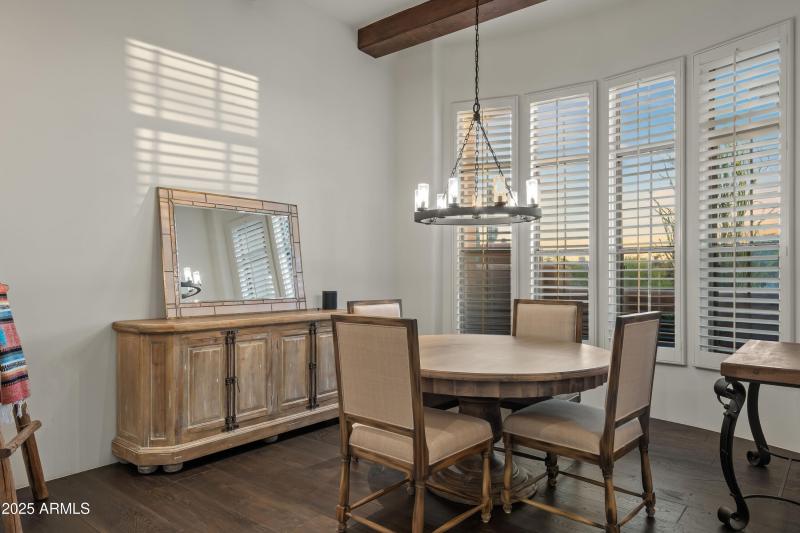 010_Delightful Dining