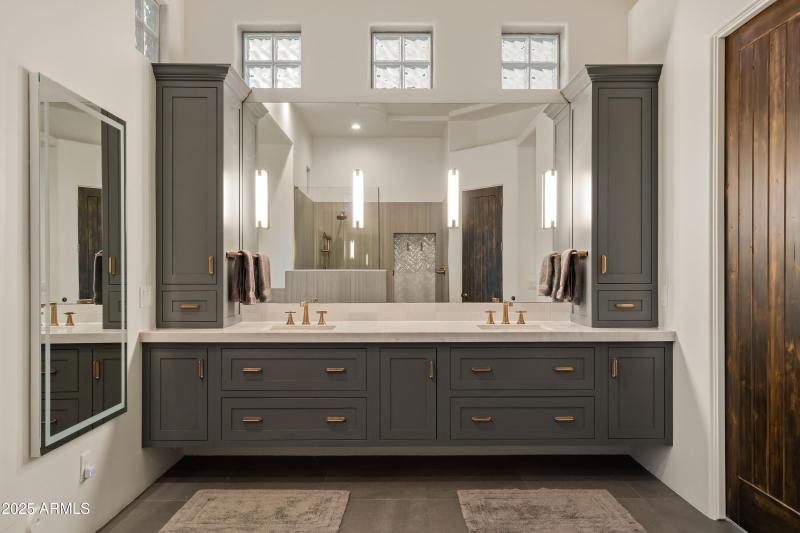 016_Primary Luxury Bath