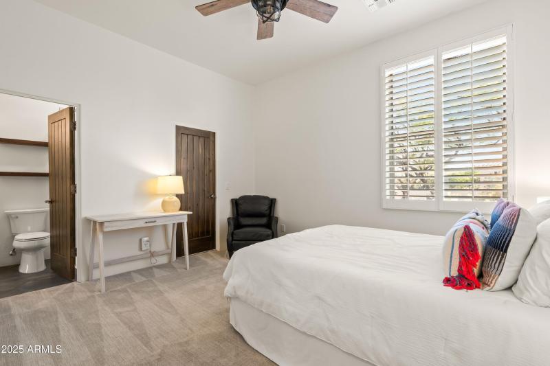 026_Guest Bedroom 3 Details