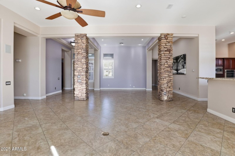 12-web-or-mls-25914 N 49th Ln Phoenix, A