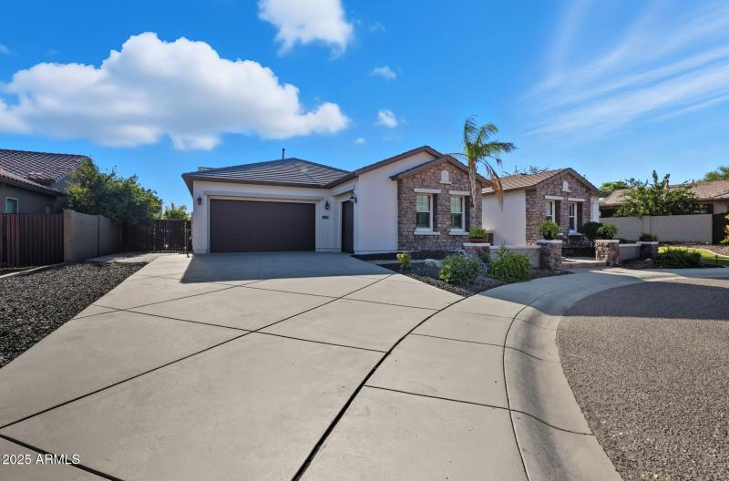 2-web-or-mls-25914 N 49th Ln Phoenix, AZ