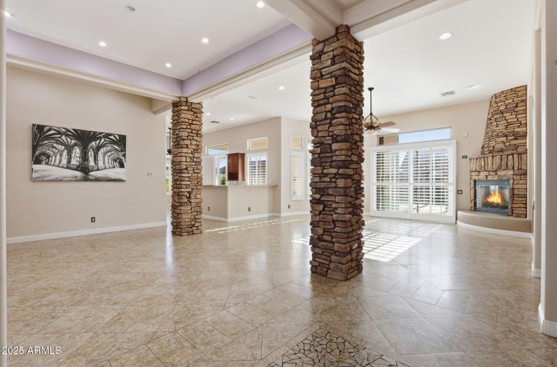 8-web-or-mls-25914 N 49th Ln Phoenix, AZ