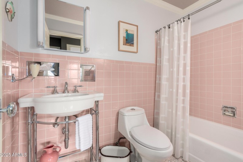 3123 E Charleston Ave