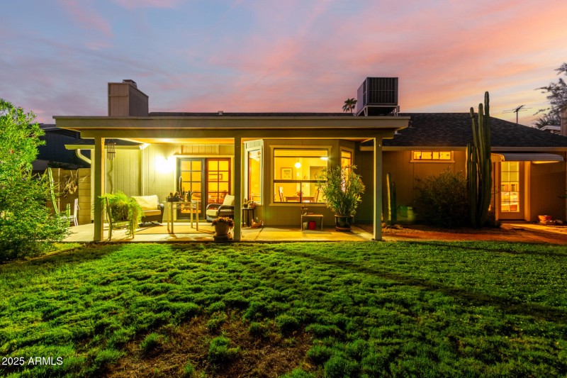 3123 E Charleston Ave