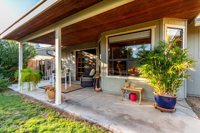 3123 E Charleston Ave