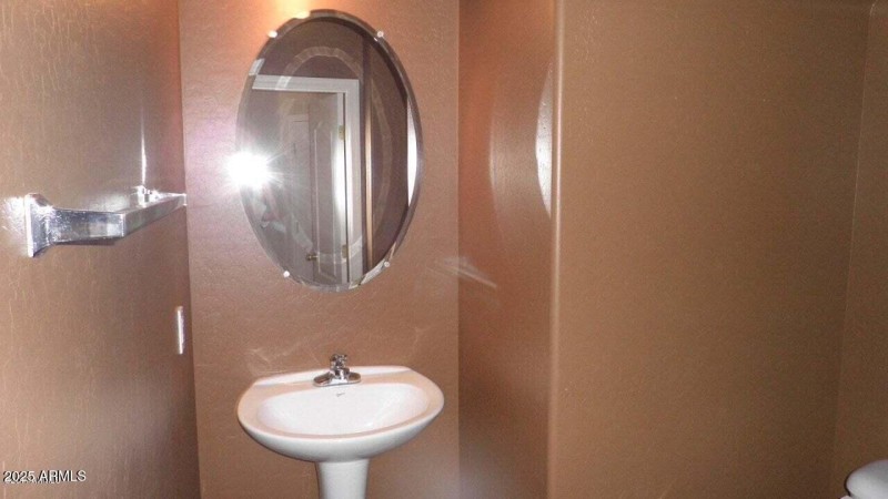 20220111195353821151000000-o