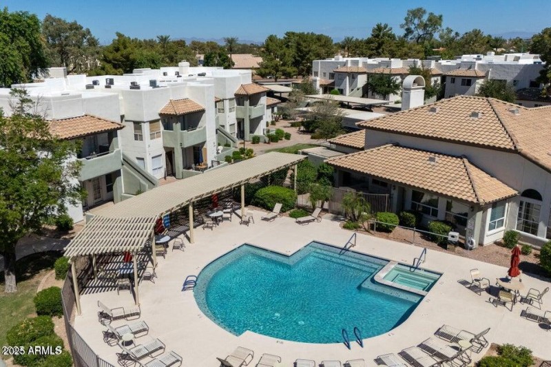 Anderson Springs 4 Pool