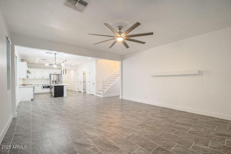 20250919_15766-W-McKinley-St_07